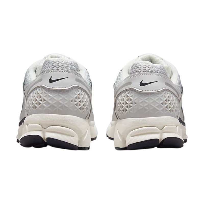 Photoroom_20250601_002216.jpeg Nike Zoom Vomero 5 Chrome - Image 6