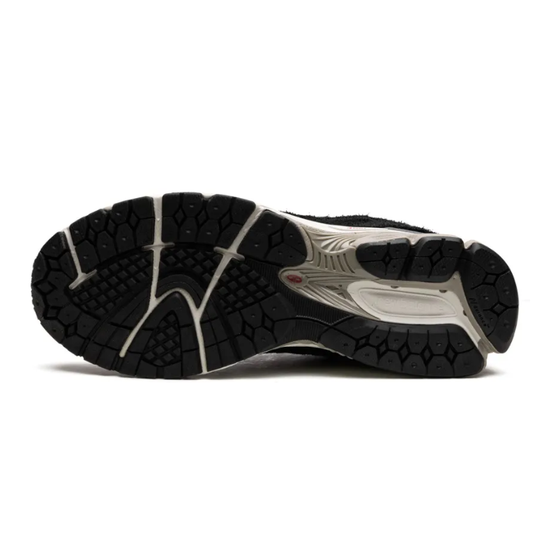 Untitled-design-2025-02-07T030753.427.png New Balance 2002R Protection - Pack Black Grey - Image 5