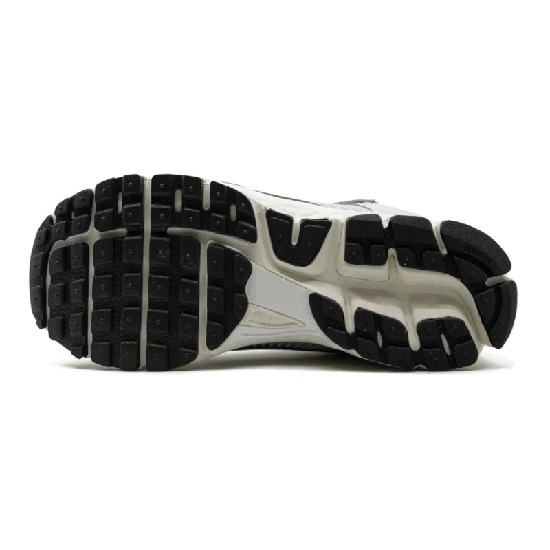 Untitled-design-2025-02-25T001907.770.png Nike Zoom Vomero 5 Chrome - Image 7