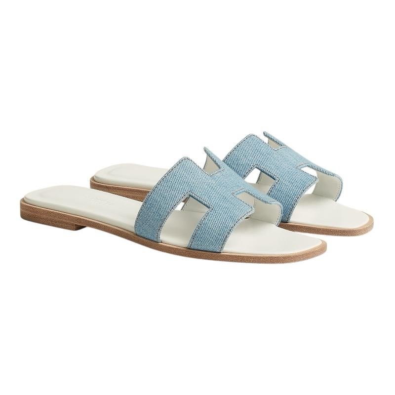a46b605f-becb-4360-bf05-ac08e900a86c.jpeg Hermes Blue Denim Oran Flat Sandals - Image 2