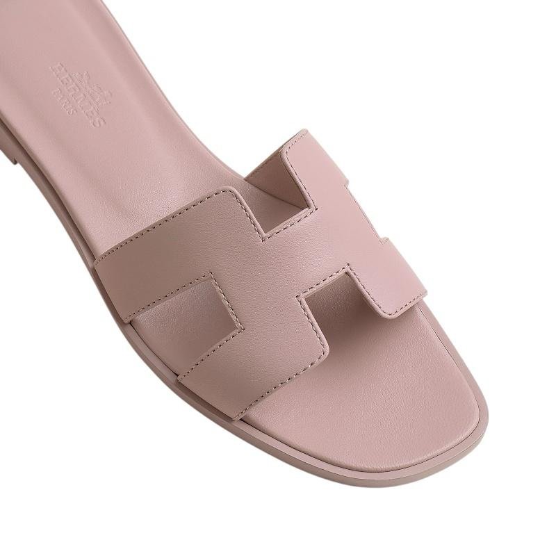 d9a3d2bc-3c35-4df9-bf87-c0fd71fd6a1a.jpeg HERMES Box Calfskin Oran Sandals Rose Pale - Image 4