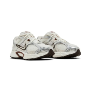 Nike Wmns V5 RNR 'Sail Fauna Brown - Image 3