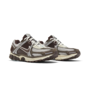 Air Zoom Vomero 5 'Earth Fossil' - Image 4
